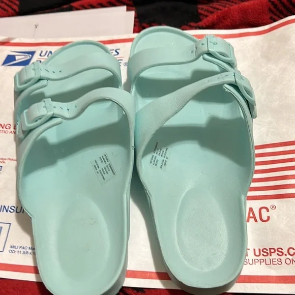 Sandals - Picture 2 of 3